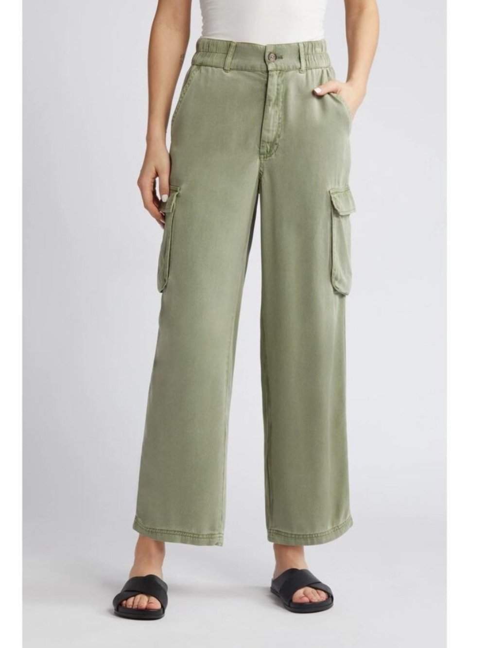 Treasure & Bond Relaxed Wide-Leg Cargo Pants in Olive